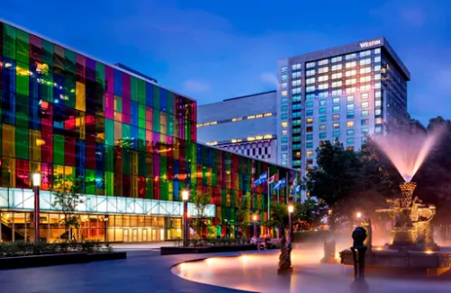 Picture of Le Westin Montréal Hotel at night